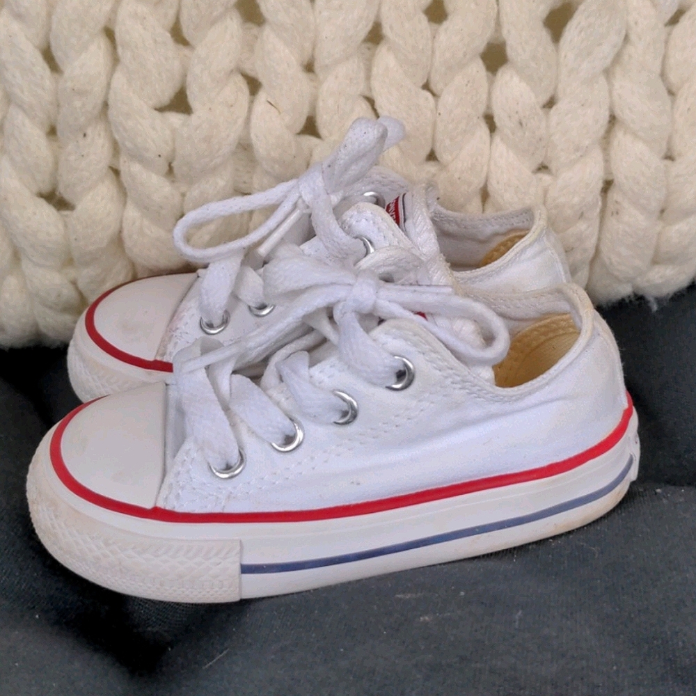 Toddler size 5 white classic converse